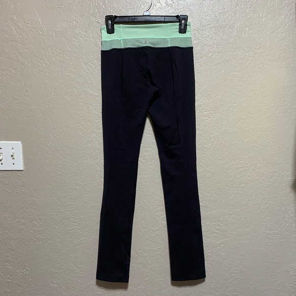 Lululemon Groove straight Pants - Picture 4 of 6